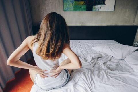 Una lombalgia nella parte bassa della schiena può verificarsi per qualsiasi motivo